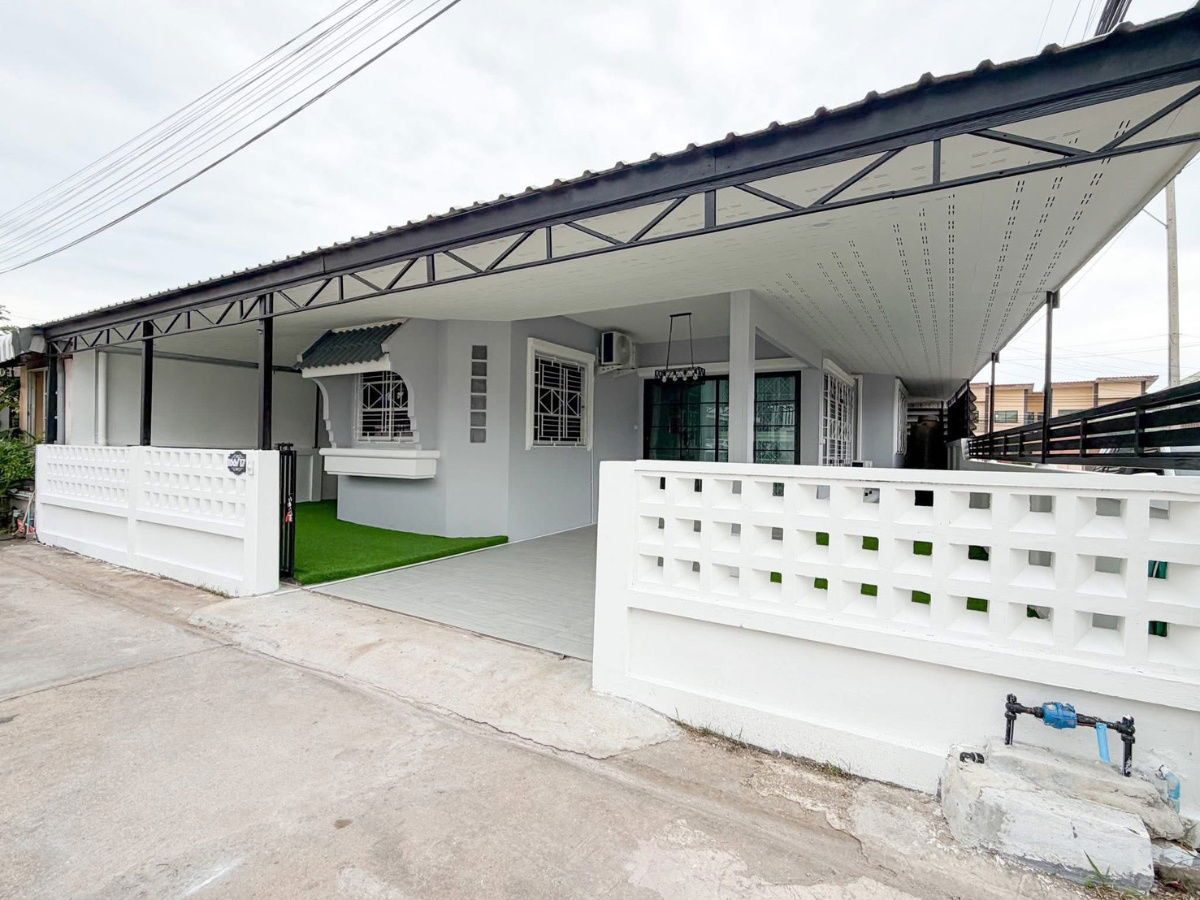 picture House on Soi Khanoi Pattaya in Transquil Village - 2/13