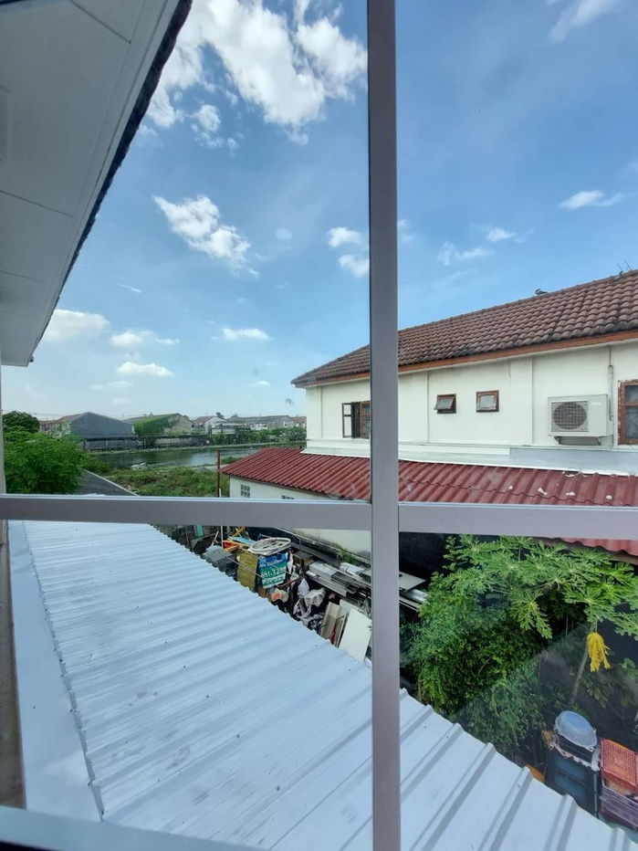 รูป ขายบ้าน ปิยวรารมย์ 1 ถนนบางกรวย–ไทรน้อย ทาวน์เฮาส์ 2 ชั้น หลังมุม ตกแต่งใหม่พร้อมอยู่ หลังบ้านไม่ติดใคร ราคาขายเพียง 2,890,000 บาท ฟรีโอน  - รูปที่ 16/20