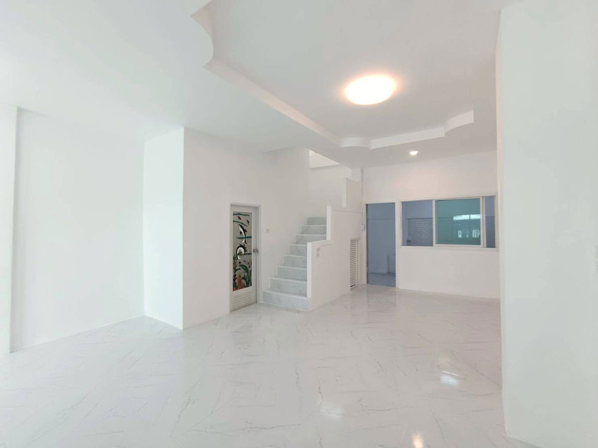 รูป ขายทาวน์เฮ้าส์ 2 ชั้น หมู่บ้านศุภกร ถนนบางกรวย-ไทรน้อย 18 ตารางวา ราคาเพียง 1,790,000 บาท ฟรีโอน - รูปที่ 8/20