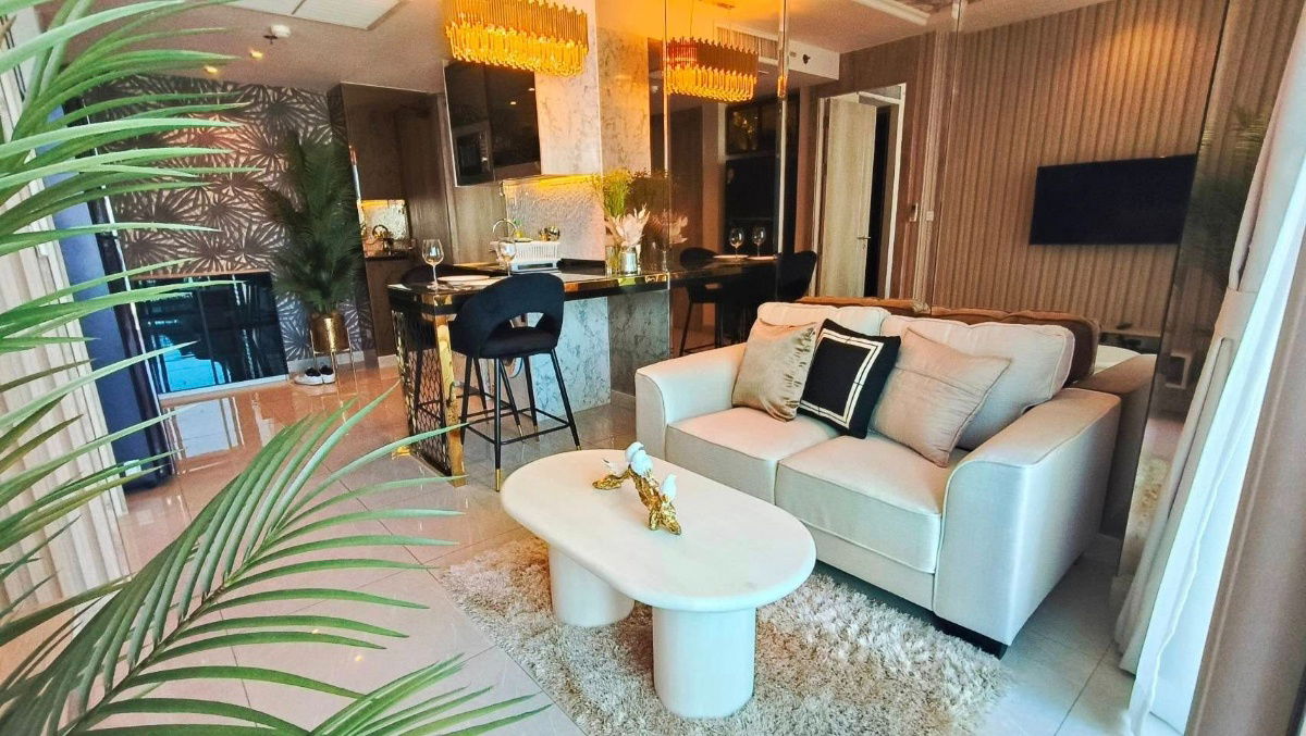 picture Luxury Condo Pattaya for Sale - The Riviera Monaco corner room  with Jaguzzi sea view - 1/17
