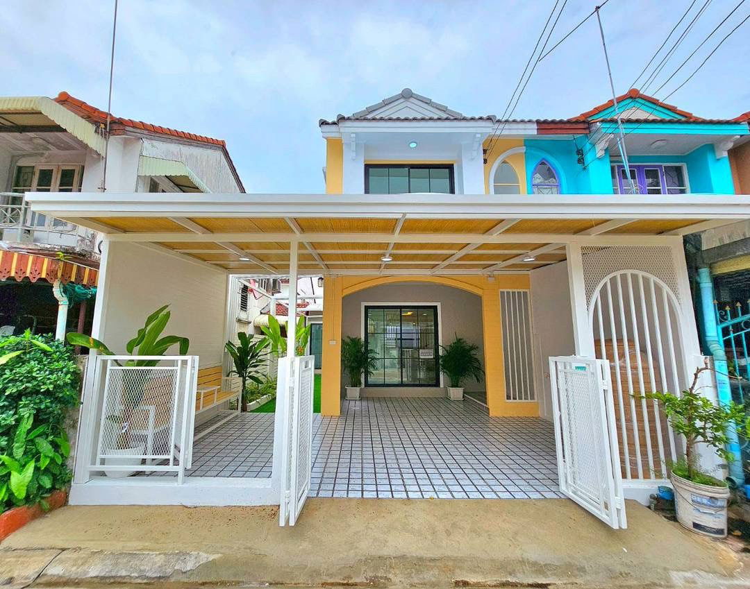 รูป ขายทาวน์เฮ้าส์ 2 ชั้น หลังมุม สิรารมย์ บ้านกล้วย-ไทรน้อย บ้านรีโนเวทใหม่ พร้อมอยู่ ราคาพิเศษเพียง 2.19 ล้านบาท ฟรีโอน - รูปที่ 1/20