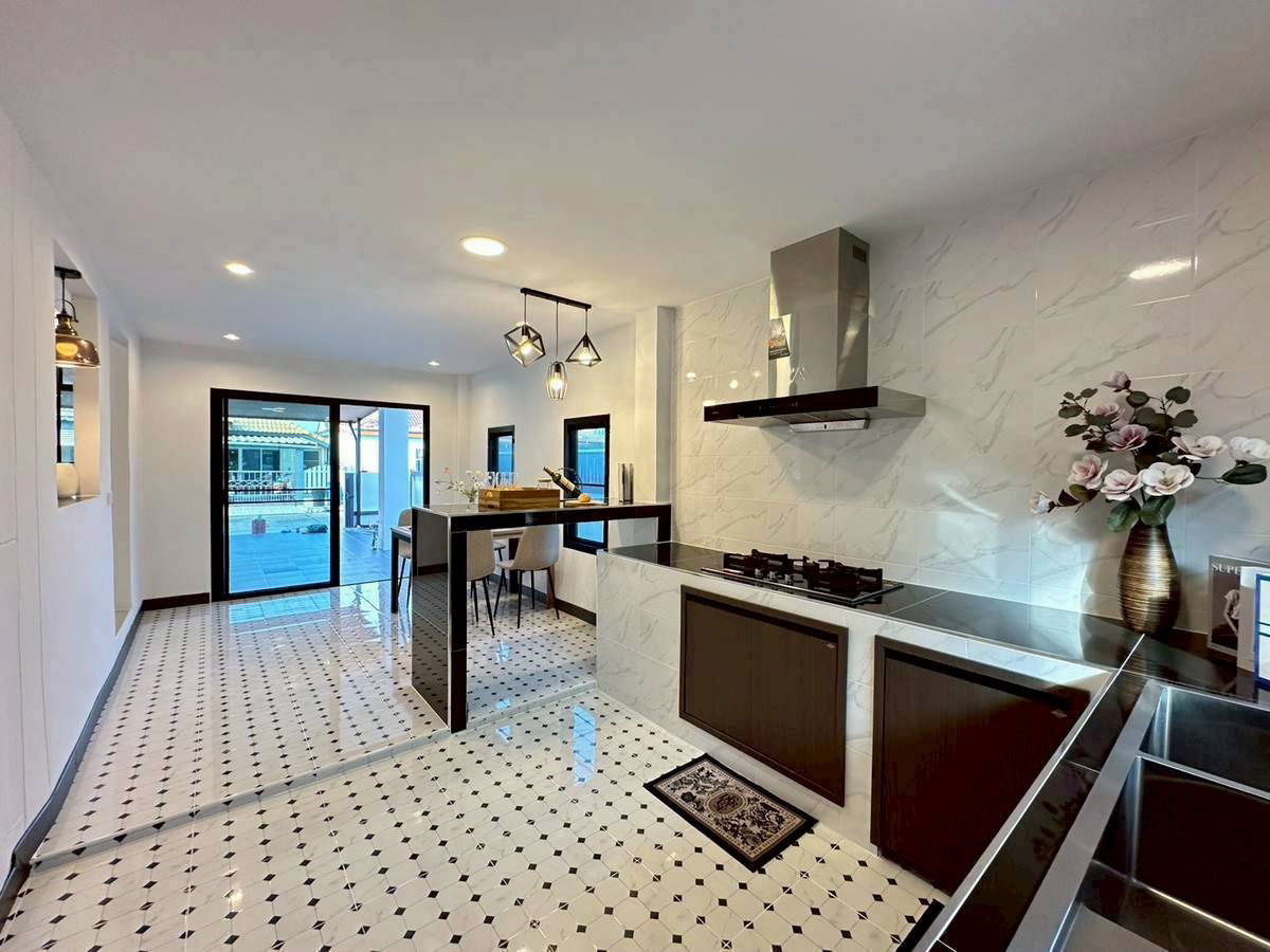 รูป บ้านเดี่ยวชั้นเดียว กว้างมาก ตกแต่งใหม่ทั้งหลัง หมู่บ้าน ซื่อตรง ถนนสุวินทวงศ์ 29 แขวงลำผักชี เขตหนองจอก พร้อมเฟอร์ฯ - รูปที่ 13/21