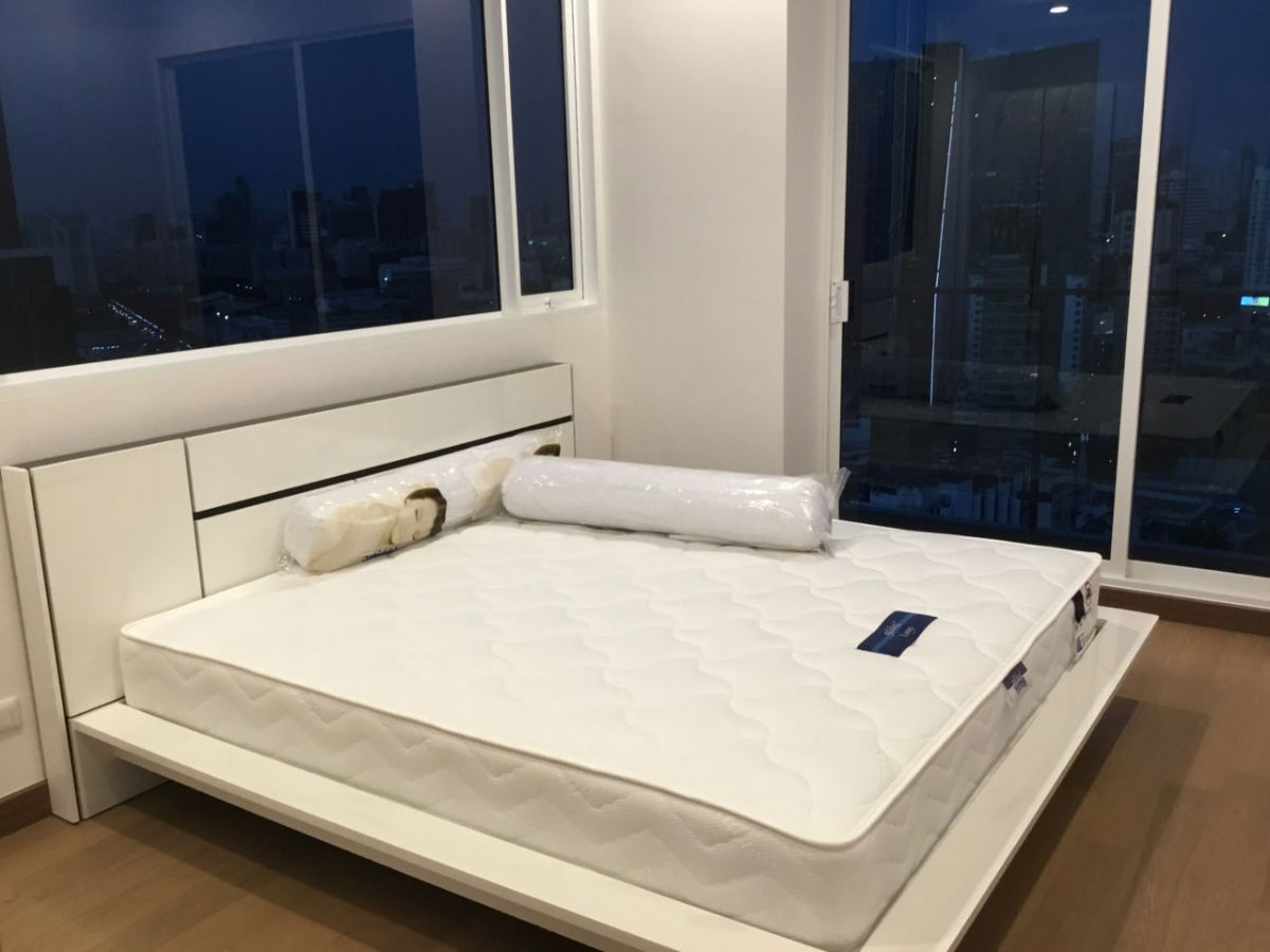 รูป Supalai Elite Surawong【𝐑𝐄𝐍𝐓】🔥ห้องคุมโทนน้ำตาล เฟอร์ดีเทลเรียบคม เติมความพรีเมียมแบบสไตล์ผู้ใหญ่ที่ชอบความเรียบร้อย🔥 ติดต่อไลน์ไอดี: @hacondo - รูปที่ 1/10