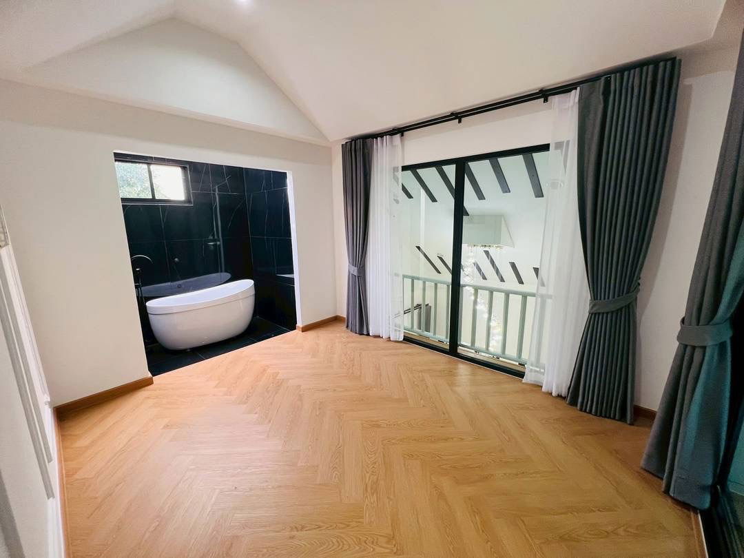 รูป ทาวน์เฮ้าส์ชั้นครึ่ง วรารักษ์ รังสิตคลองสาม | พร้อม Jacuzzi | ตกแต่งใหม่ 2.25 ลบ. ฟรีโอน! - รูปที่ 14/20