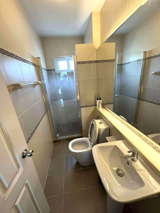 picture Two storey house for rent with 4 bedrooms,3 toilets and 1 kitchen. - 20/27