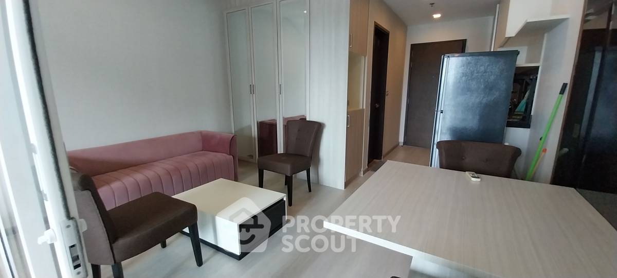 picture 1-BR Condo at Sky Walk Residences near BTS Phra Khanong (ID 2448793) - 3/7
