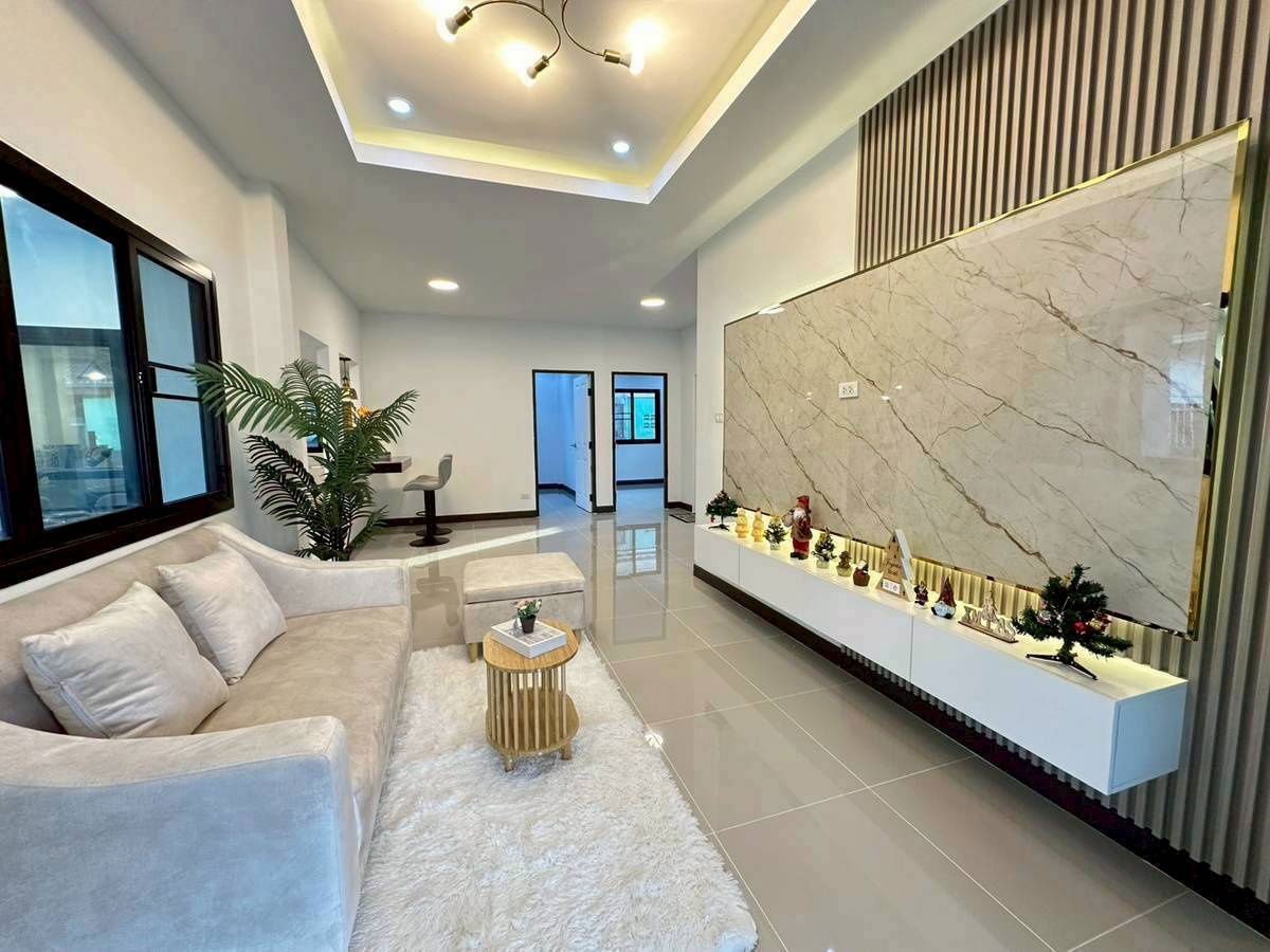 รูป บ้านเดี่ยวชั้นเดียว กว้างมาก ตกแต่งใหม่ทั้งหลัง หมู่บ้าน ซื่อตรง ถนนสุวินทวงศ์ 29 แขวงลำผักชี เขตหนองจอก พร้อมเฟอร์ฯ - รูปที่ 3/21