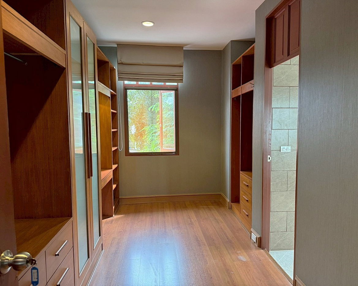 รูป บ้านเดี่ยวสไตล์รีสอร์ท เอกมัย อนุญาตทำธุรกิจ  - รูปที่ 23/25