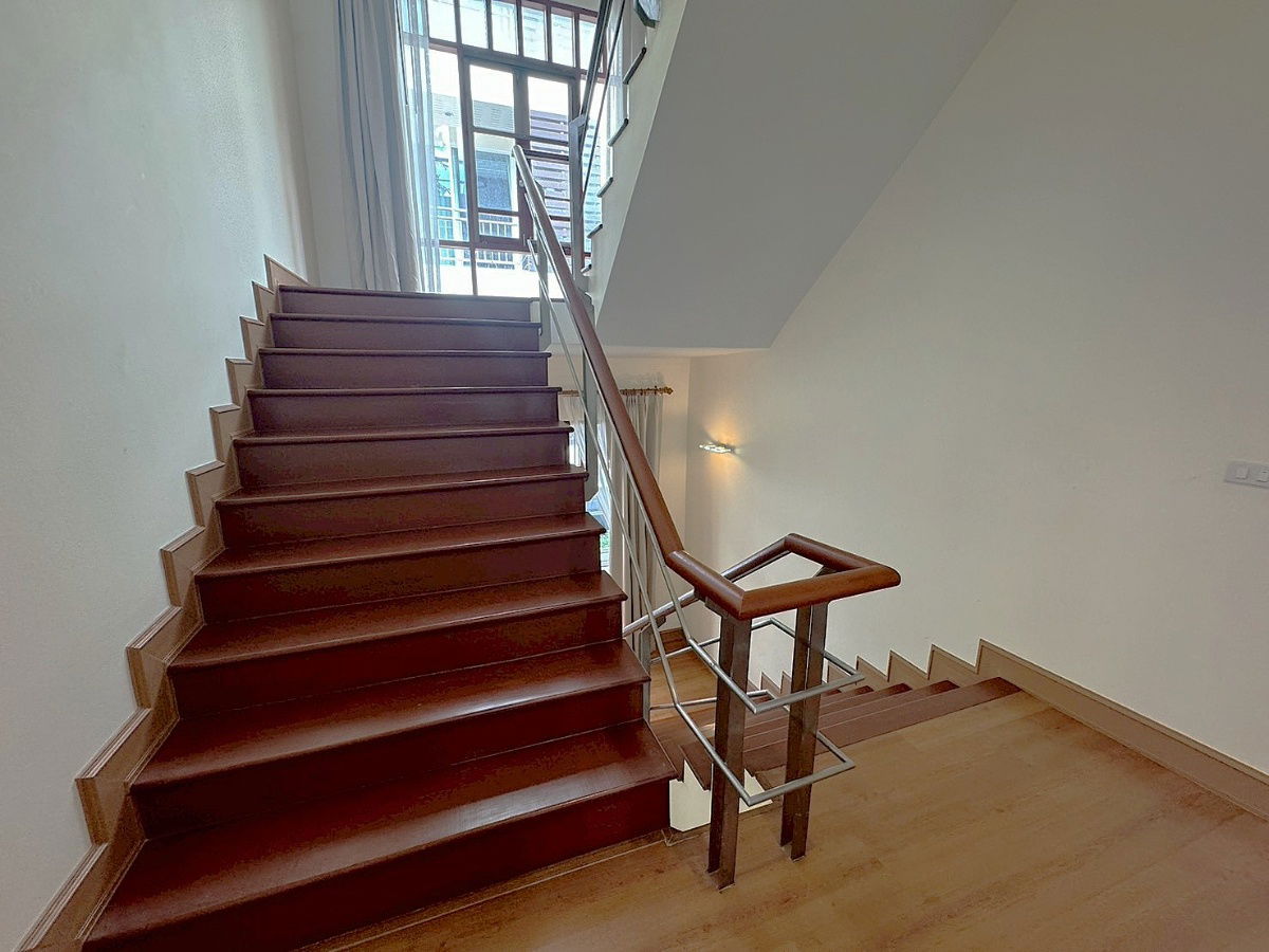 รูป บ้านเดี่ยวสไตล์รีสอร์ท เอกมัย อนุญาตทำธุรกิจ  - รูปที่ 24/25