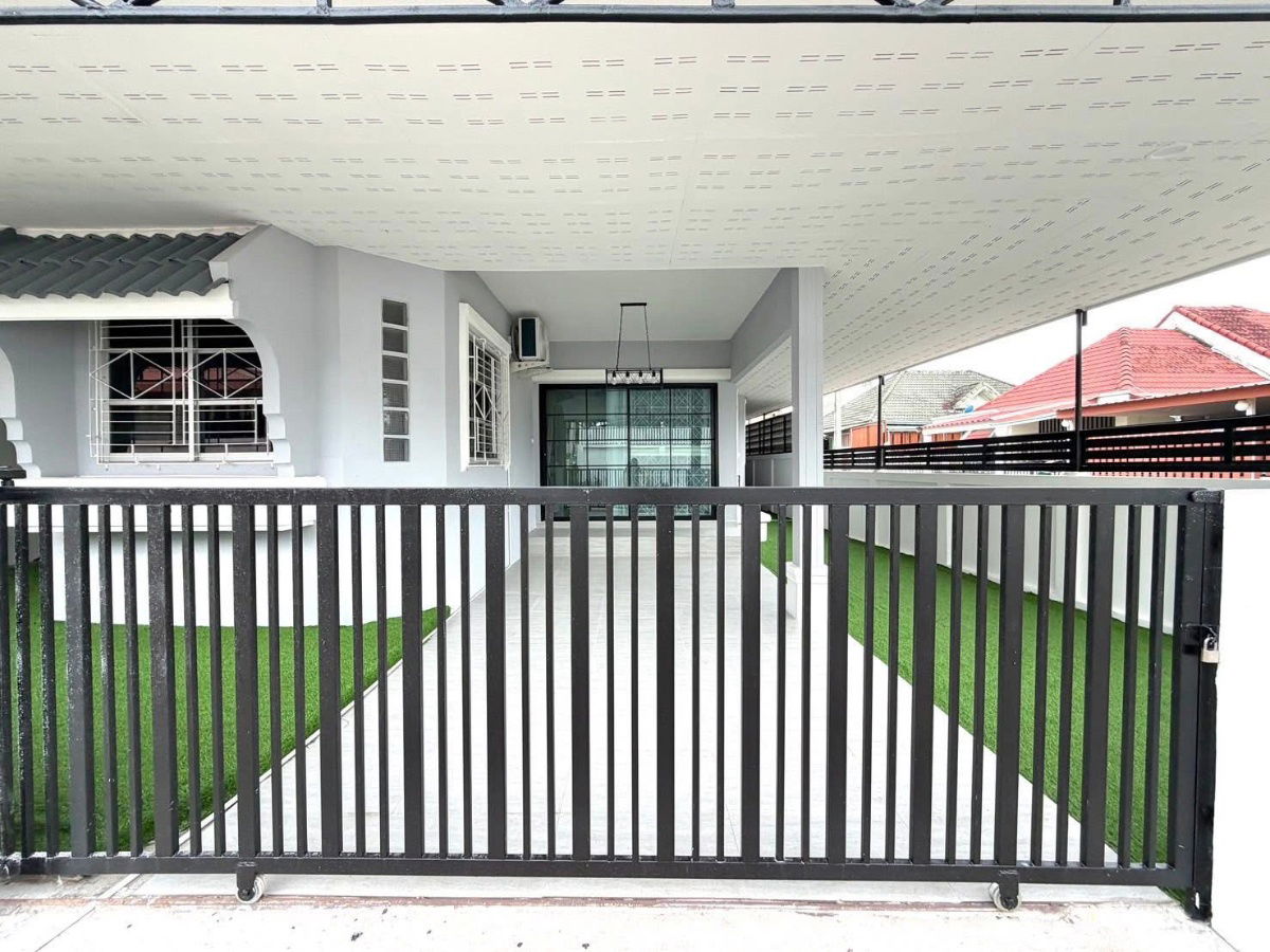 picture House on Soi Khanoi Pattaya in Transquil Village - 4/13