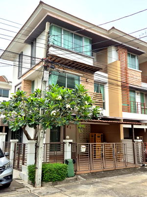 Townhouses for rent Nonthaburi : Townhouse for rent, Plus City Park - Ngamwongwan 25