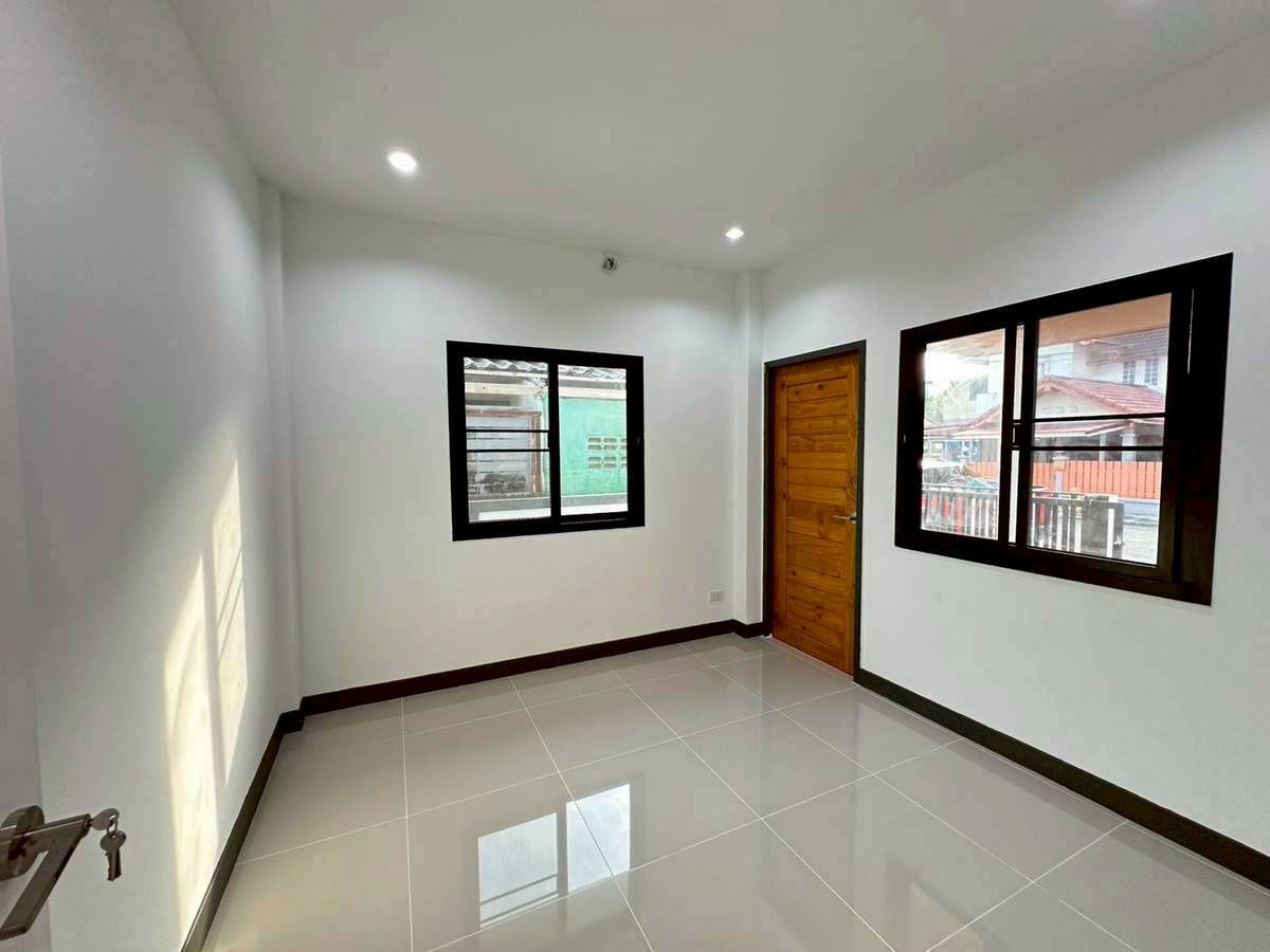 รูป บ้านเดี่ยวสุวินทวงศ์ หนองจอก ใกล้ขนส่งเขตพื้นที่4 มหาวิทยาลัยเทคโนโลยีมหานคร  ม.ซื่อตรง นัดชมด่วน 085-318-6868 - รูปที่ 5/22