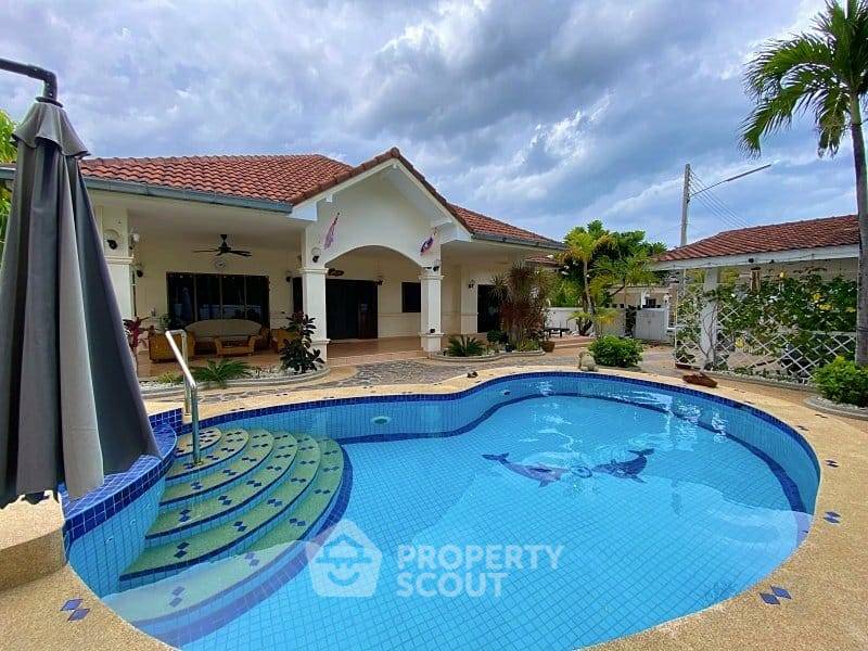 picture 3-BR Villa at Tropical Garden Village close to The Venezia (ID 2449361) - 1/42