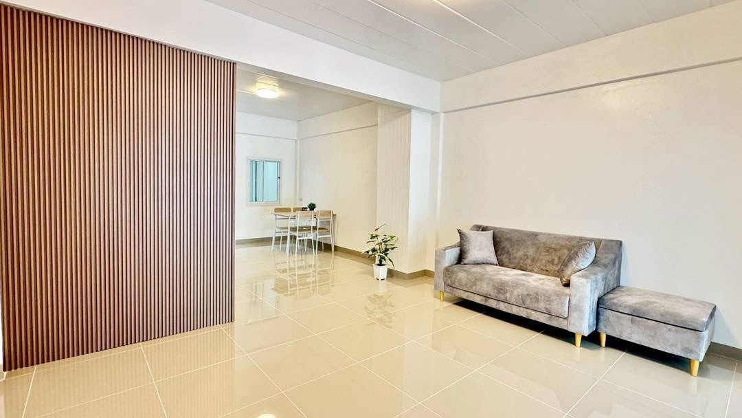 รูป ขายบ้านc ทำเลค้าขายได้ ทาวน์เฮ้าส์ 2 ชั้น ติดถนนเมน รีโนเวทใหม่ พร้อมอยู่ เหมาะทั้งอยู่อาศัยและค้าขาย 💰 ราคาเพียง 1.45 ล้านบาท ฟรีโอน - รูปที่ 6/19