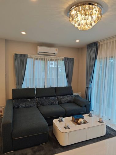 ให้เช่าบ้านเดี่ยว 4 ห้องนอน 274 ตร.ม. 64.2 ตร.ว. เซนโทร วิภาวดี