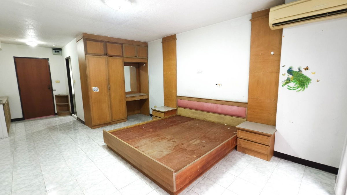 picture Sale condo for under a million, Thongpracha condo town 3,near skytrain - 9/22