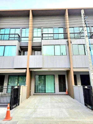 Townhouses for rent Saphan Sung : Renting a 3-story townhome in the city center, Rama 9 - Bangkok Krit 