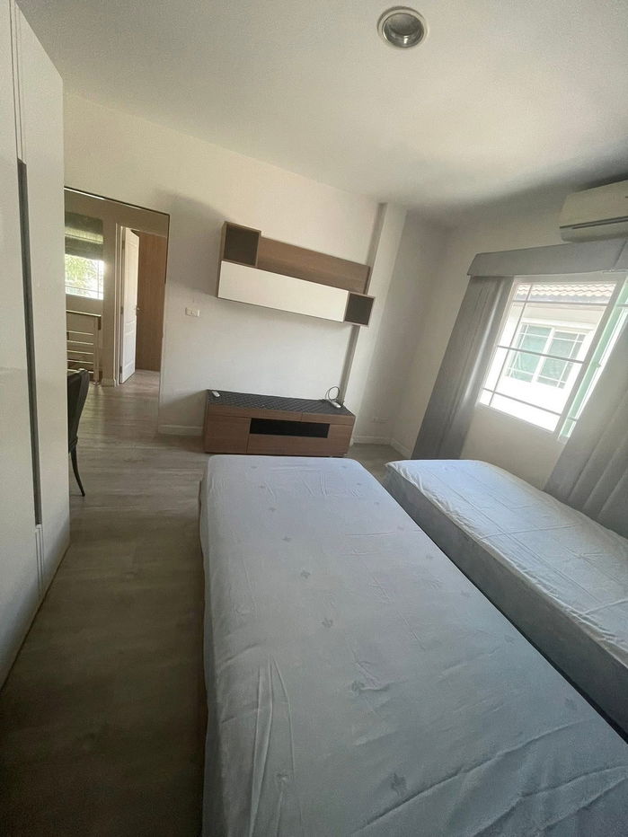 picture House for Rent – Mantana Rama 9–Srinakarin (Krungthep Kreetha 7) Prime location on the main road, Fully furnished with 5 air conditioners - 10/20