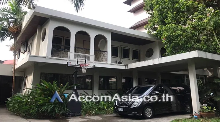 picture 🔼🔽 AccomA 📩  4 BR House in Khlong Toei Nuea (9015901) - 1/3