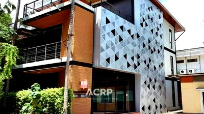 Office for rent Bang Na : Office for rent, Bangna location, Soi Lasalle 41, near Bearing BTS station.