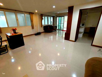 บ้านเดี่ยว ชลบุรี : วิลล่า 6-ห้องนอน ใกล้ พัทยาตะวันออก (ID 2446858)