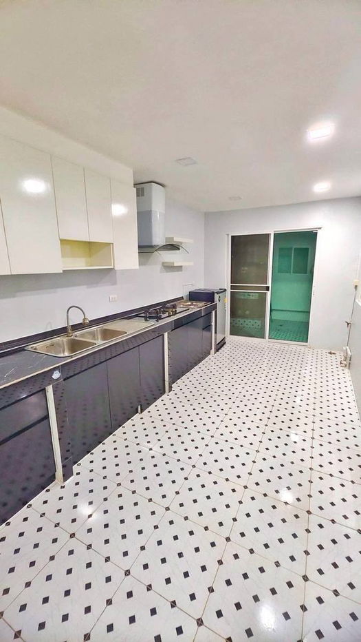 รูป ST13686 - The Village Bangna KM.10 - รูปที่ 6/6