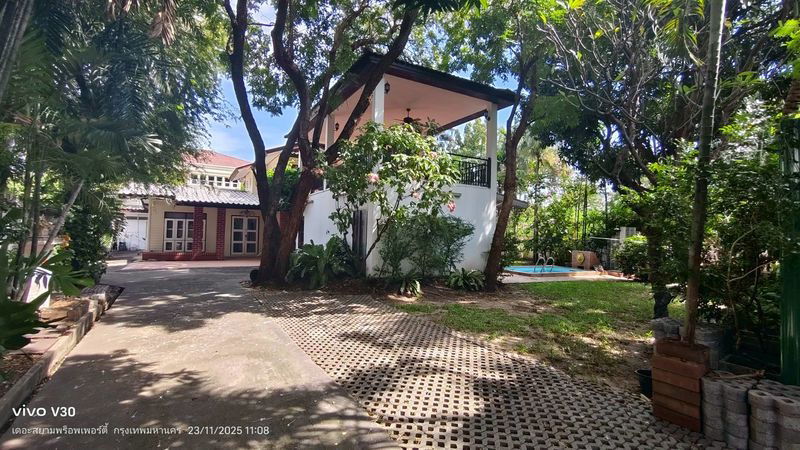 picture 🏡🌳 🔥 !Detached House in the Heart of Phaya Thai (Soi Ari/Sailom) 237 sq.wa, 800 sqm with Private Swimming Pool 🏊 Near BTS Ari - 19/20