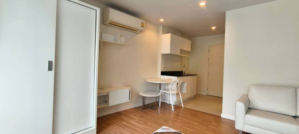 picture For rent: V Condo Ekkamai-Ramintra, next to the expressway market. - 7/11