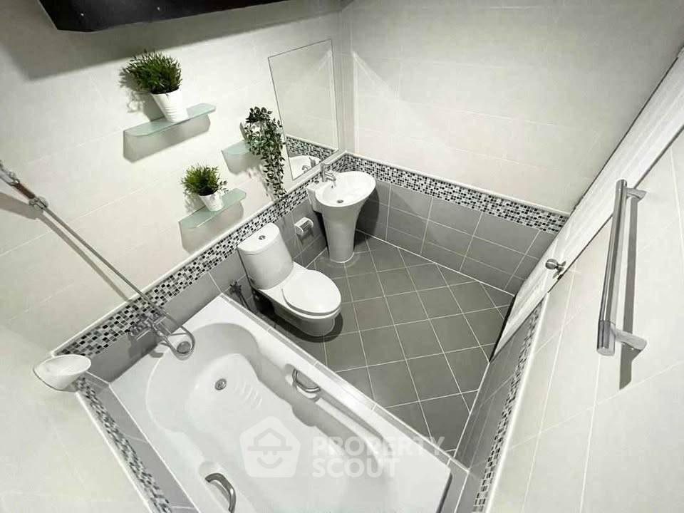 picture 2-BR Condo at Waterford Sukhumvit 50 Condominium near BTS On Nut (ID 2333631) - 13/17