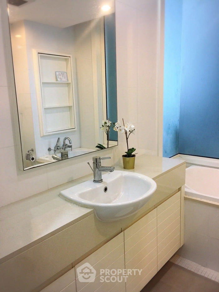 picture 1-BR Condo at Siri Residence Sukhumvit near BTS Phrom Phong (ID 2450620) - 8/13