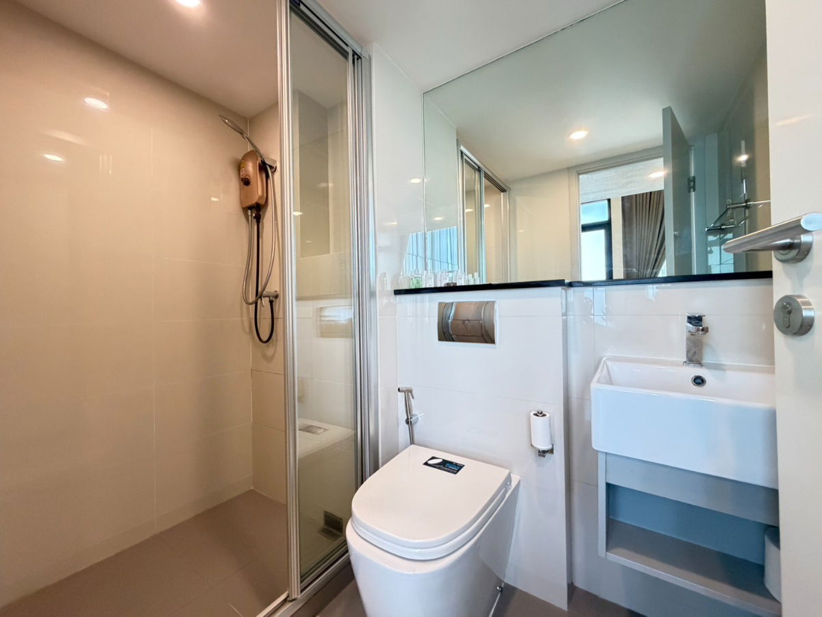 รูป  For Rent | Knightsbridge Prime Sathorn 37 Sq.m. F.34 Just renovated - รูปที่ 4/16