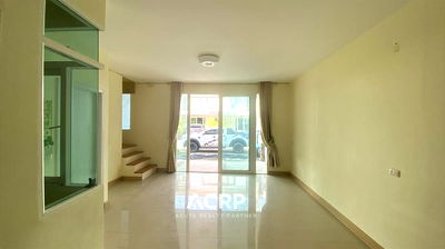 Townhouses for sale Bang Khun Thian : Townhome for sale, corner unit, Gusto Rama 2, good quality from Quality House, good location.