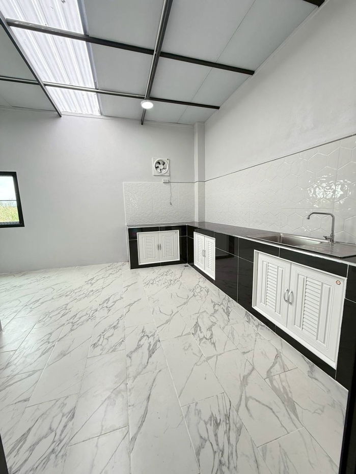 รูป ขายทาวน์เฮ้าส์ 2 ชั้น หมู่บ้านสุชา ถนน340 บางบัวทอง-สุพรรณบุรี ตกแต่งใหม่พร้อมอยู่ มีระเบียงด้านหน้า โครงการติดถนนใหญ่ ราคา 2,090,000 บาท ฟรีโอน - รูปที่ 10/19