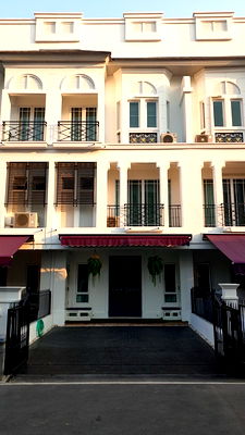 Townhouses for rent BTS Bang Chak : For rent, 3-storey luxury townhouse, Sukhumvit 62 Luxury, beautiful