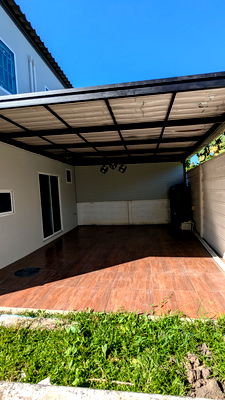 ทาวน์โฮม เขตคลองสามวา : ขายบ้านทาวน์โฮม 2 ชั้น 32 ตารางวา หลังริม มีพื้นที่ด้านข้างบ้าน