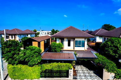 Houses for sale Suwinthawong Road : FOR SALE  HOUSE PROPERTY  6950000 BAHT.
