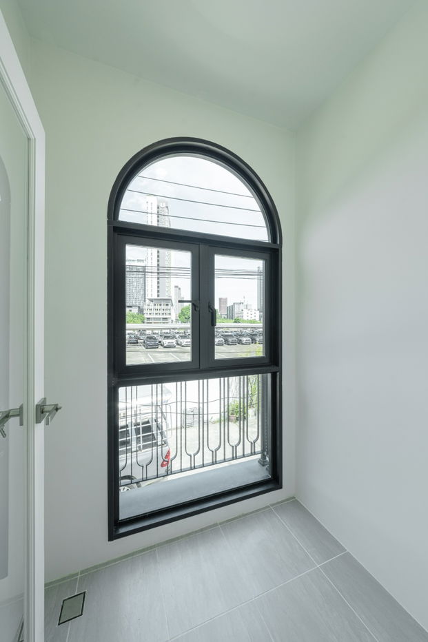 รูป S909 [ขาย] Modern French Classic Townhome 💰 ราคาเพียง 13.59 ล้านบาท 📍BTS พระโขนง และ BTS เอกมัย - รูปที่ 19/27