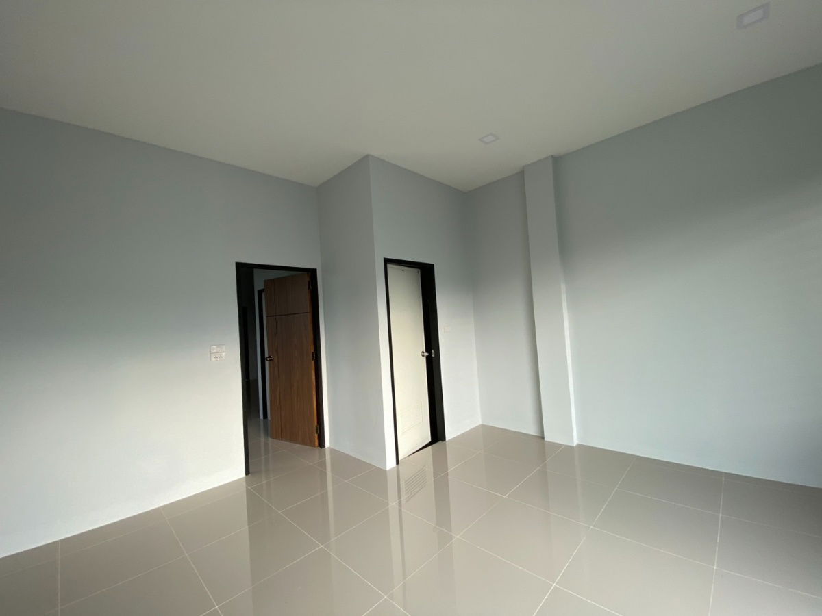 รูป ถูกสุดแล้วแต่.... อยากซื้อเท่าไร บอกได้เลยค่ะ ทาวน์โฮมหรู ศรีราชา ชลบุรี - รูปที่ 5/12