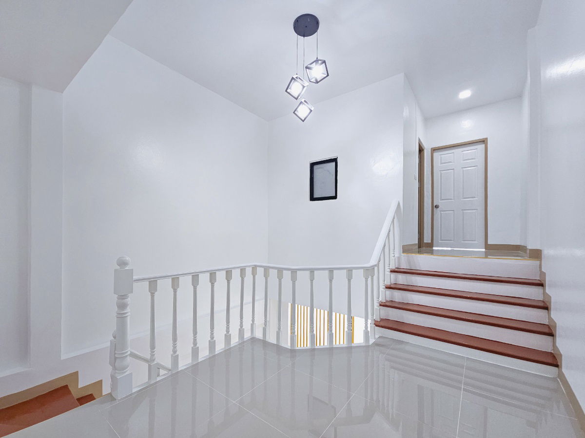 รูป ขายบ้าน หมู่บ้านมณีรินทร์ เลค แอนด์ พาร์ค ถนน 345 บางคูวัด โซนนันทนาการ์เด้น ทาวน์เฮาส์ 2 ชั้นครึ่ง บ้านเล่นระดับ  ราคาขายเพียง 1,890,000 บาท ฟรีโอน  - รูปที่ 16/20