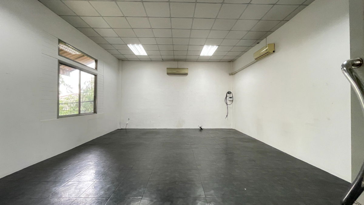 รูป พื้นที่ค้าปลีกให้เช่า ที่ ไอเพลส บิซิเนส พาร์ค แหลมฉบัง ใกล้กับท่าเรือแหลมฉบัง ขนาด 48 ตร.ม. ราคา 30,475 บาทต่อเดือน - รูปที่ 7/34