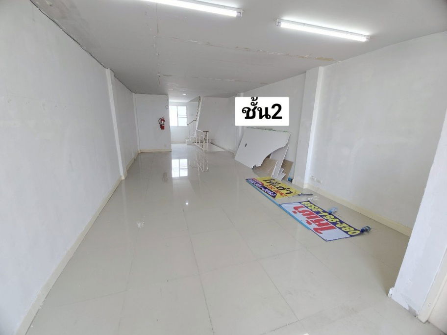 picture Commercial building for rent, 1 unit, opposite Sikarin Hospital, good location, suitable for business - 10/20