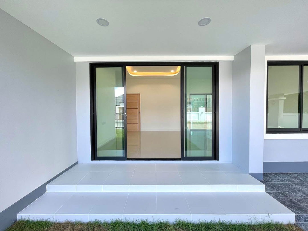 รูป ขายบ้านเดี่ยวชั้นเดียว  3 ห้องนอน  2 ห้องน้ำ  1 ห้องครัว  2 ที่จอดรถ - รูปที่ 2/9