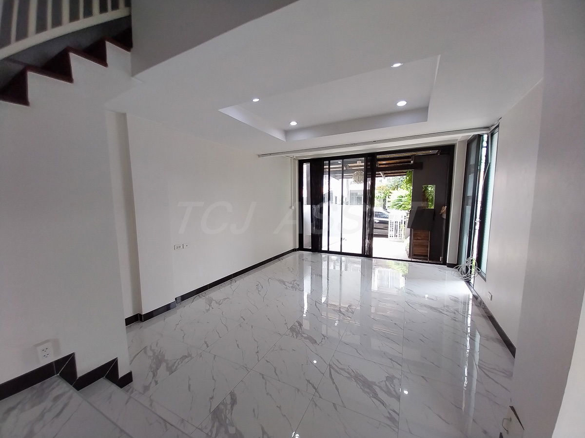 รูป ขายทาวน์เฮ้าส์ 3 ชั้น (หลังมุม) ม.ฟลอร่าวิลล์ ซอย เฉลิมพระเกียรติ 22  - รูปที่ 14/14