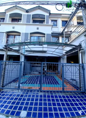 Townhouses for rent Max Valu Pattanakarn : Townhome for rent at Baan Klang Muang Rama 9 Soi 43 (SPSAD3653)