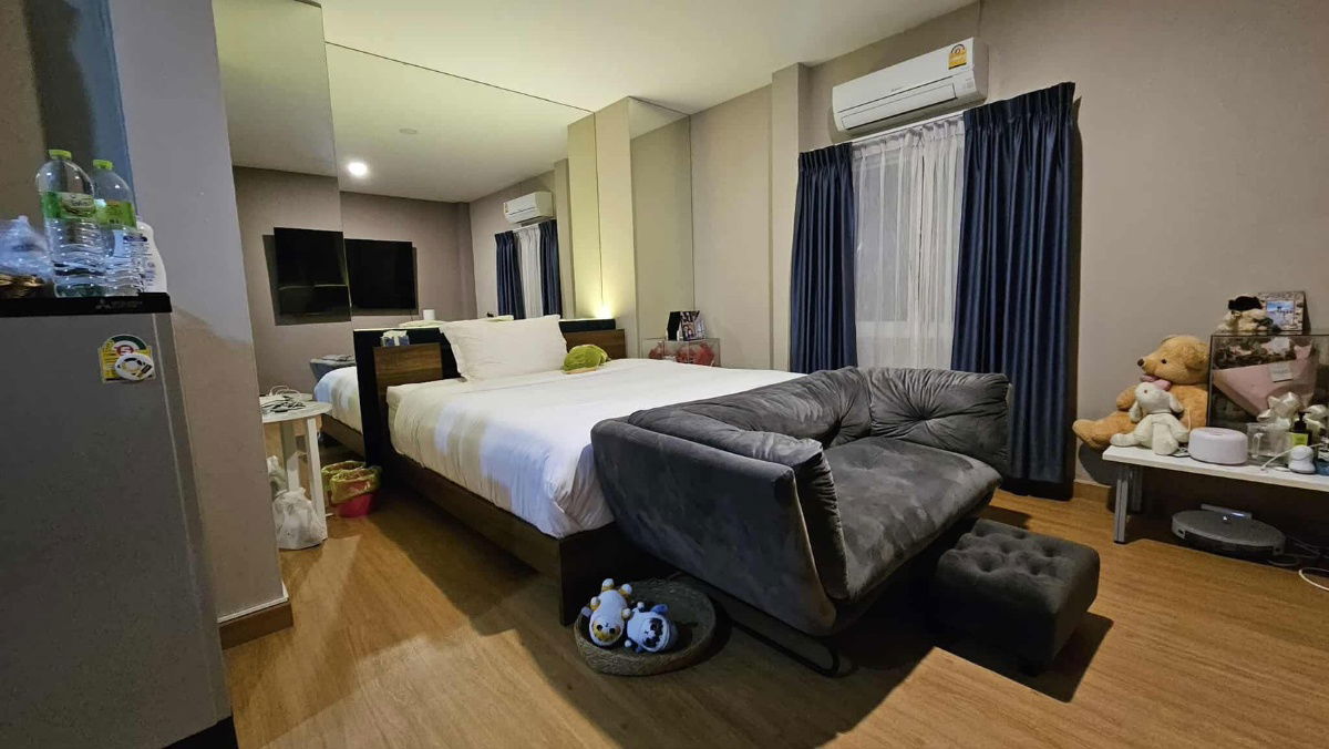 picture Two storey house for rent with 2 bedrooms,3 toilets and 2 kitchens.  - 7/16