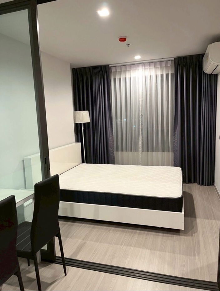 picture Experience upscale living at Life Ladprao, the premium condo that offers everything you need in the heart of the city. - 2/5