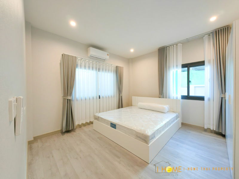 picture Two storey house for rent with 4 bedrooms,3 toilets and 2 kitchens.  - 21/43