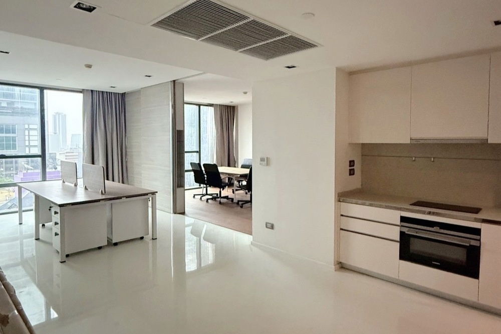 picture For Sale C20221201523...The Bangkok Sathorn 1 Bedroom 1 Bathroom, Nice City View  - 2/6