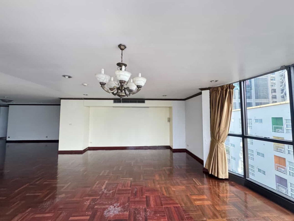 picture LTH13627 – Condo for Rent | City Lake Tower Sukhumvit 16 | 280 sqm | 3 Beds 3 Baths | 3 Parking | Near BTS Asoke |  - 2/8