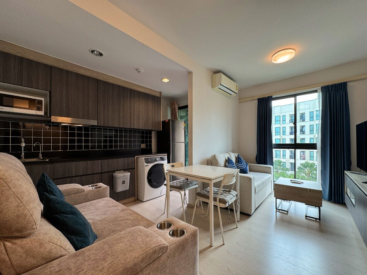 picture Rare Corner Unit with Pool View — Condo for Sale at Unio Sukhumvit 72 Phase 2, 2 Bedrooms, Only 600 m from BTS Bearing - 1/23
